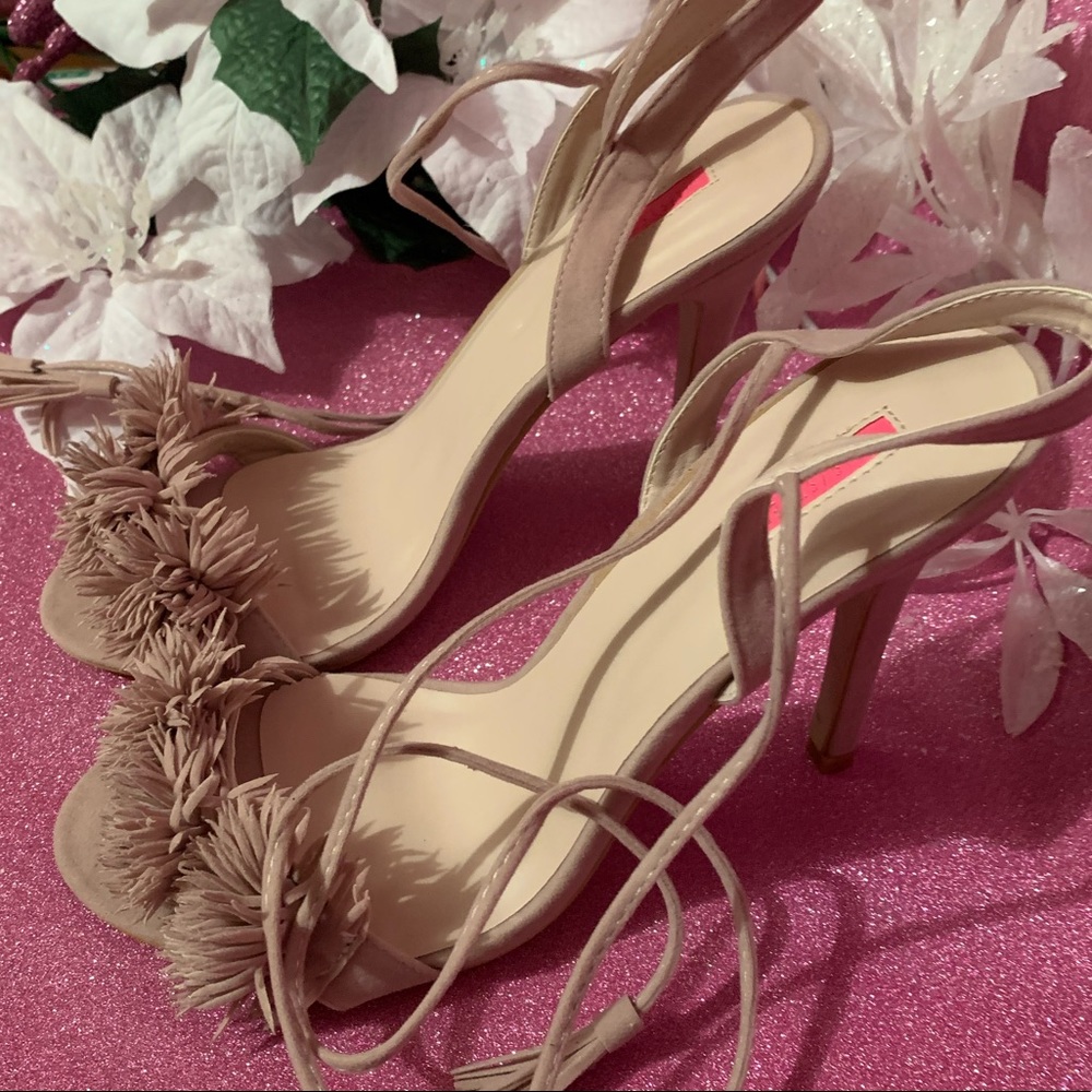 Daisy Street Lace Up Pom Heels Sz 6